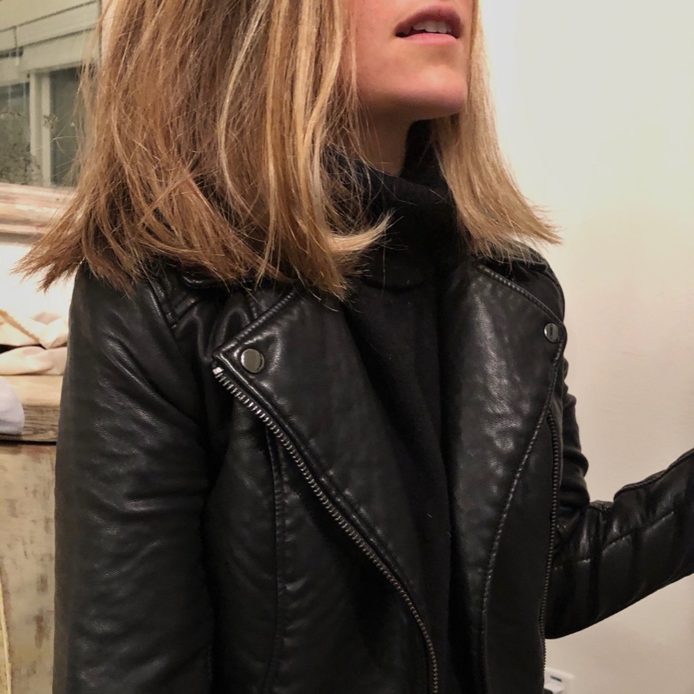 Super comfy with removable fur! Love this jacket